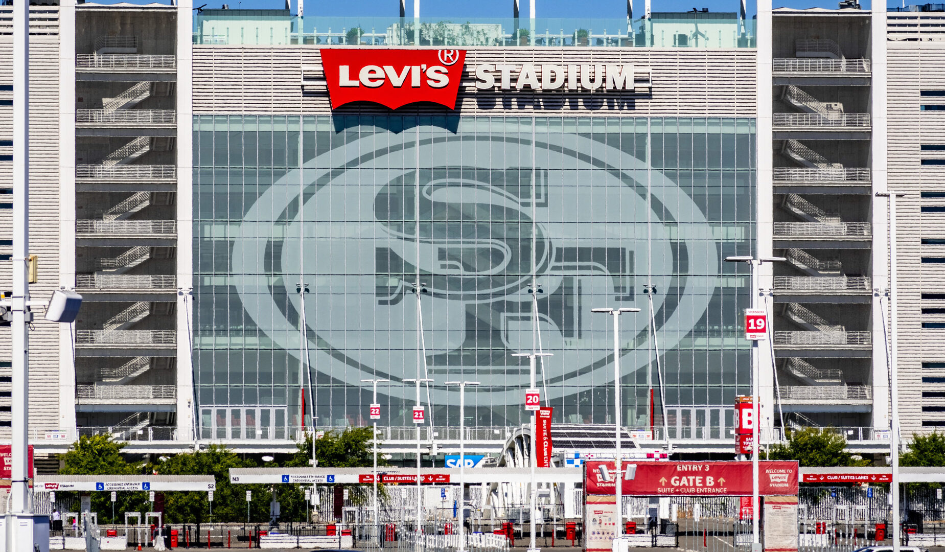 49ers DE Charles Omenihu Arrested For Domestic Violence