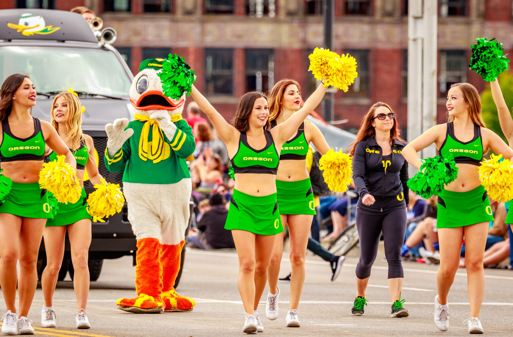 4-Star Recruit Jalil Tucker’s Dad Hilariously Spoils Commitment Announcement