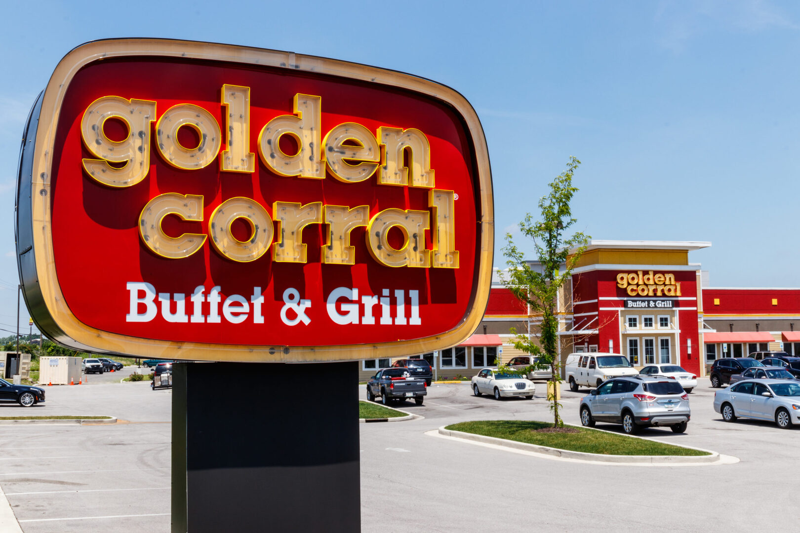 Massive Brawl Breaks Out At Golden Corral After Buffet Runs Out Of Steak (VIDEO)