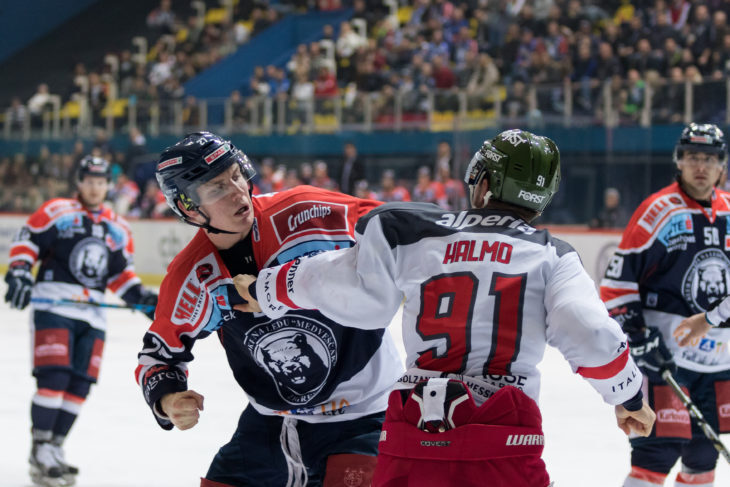 Ice Hockey Fighting League Is Going To Be Your New Favorite Pro Sport (VIDEO)